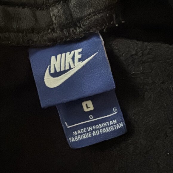 Nike Sweatpants - Picture 3 of 3